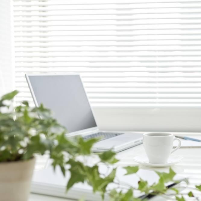 How to re-vamp your office using window blinds